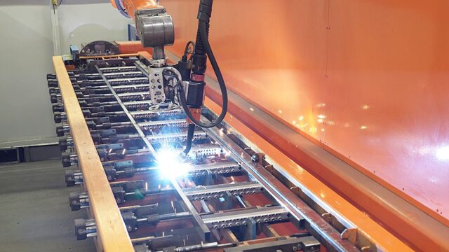 H.K. Heun GmbH - Робот для сварки лестниц на Heun